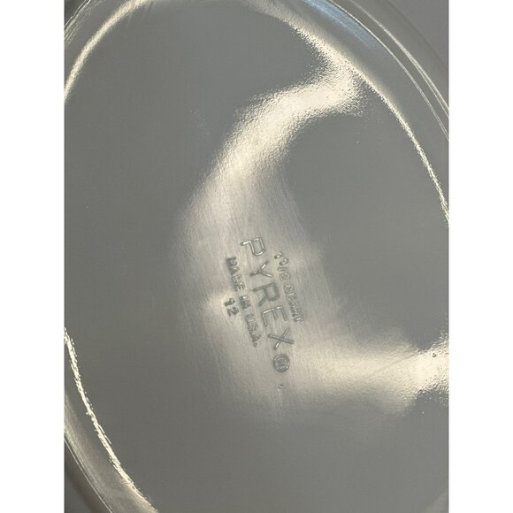 Vintage Pyrex Snowflake Oval Divided Casserole Dish | With Lid and Metal Carrier - Picture 10 of 12